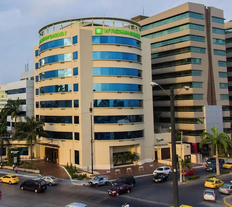 Apartamento Suite Torre Sol Omnihospital Torre Medica Guayaquil Equador